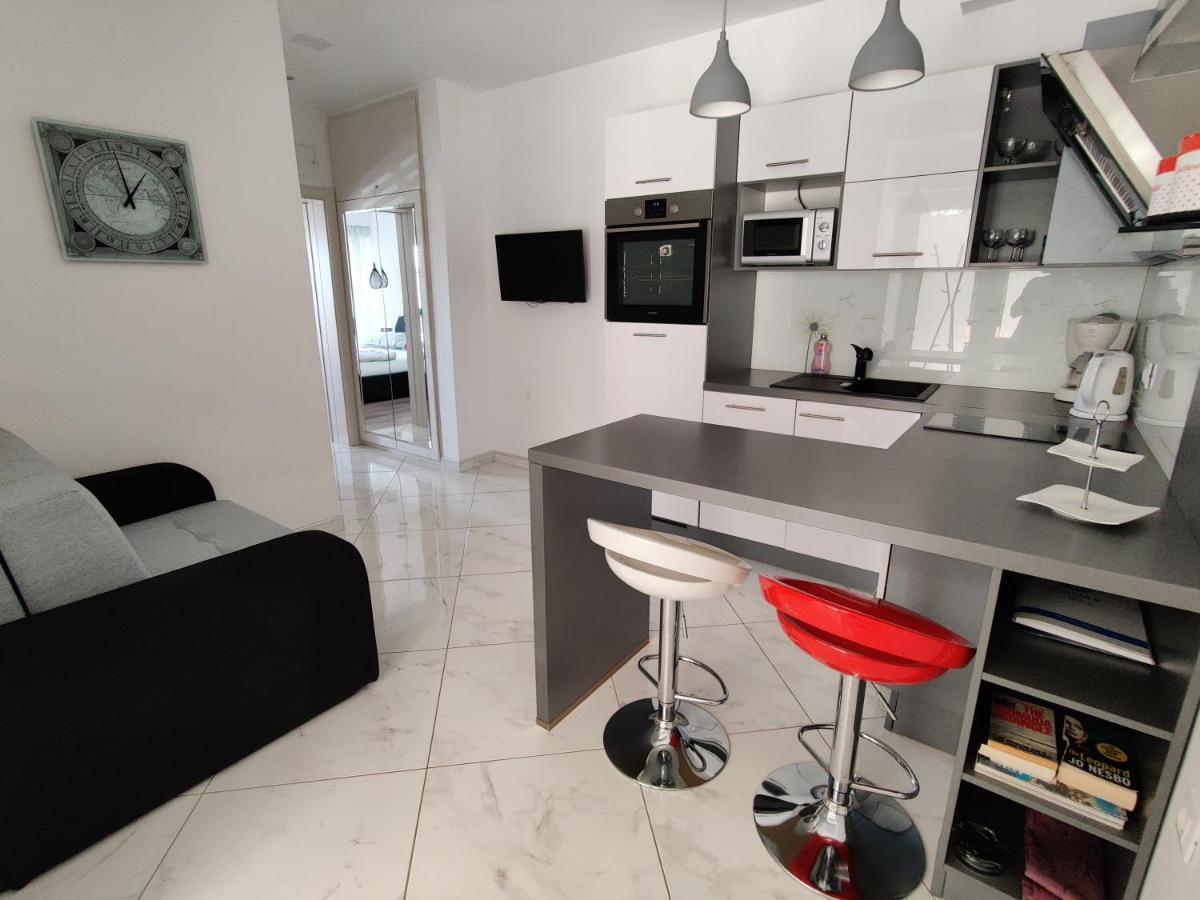Biuk Apartments Novi Vinodolski Eksteriør billede