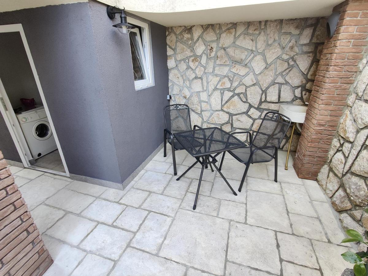 Biuk Apartments Novi Vinodolski Eksteriør billede